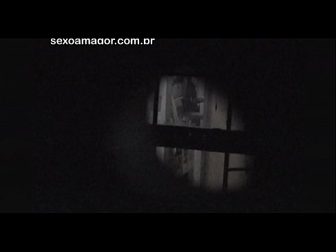 ❤️ Rubia es grabada en secreto por un voyeur del barrio escondido detrás de unos ladrillos huecos ❤ Putas en es.watchhentai.ru ❌️